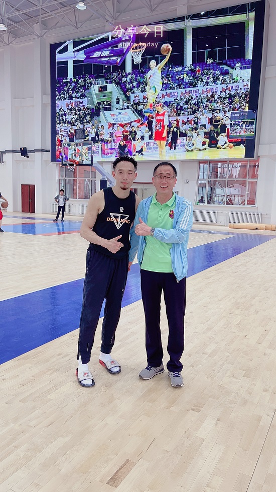 篮球明星陈登星先生造访东体洽谈合作事宜